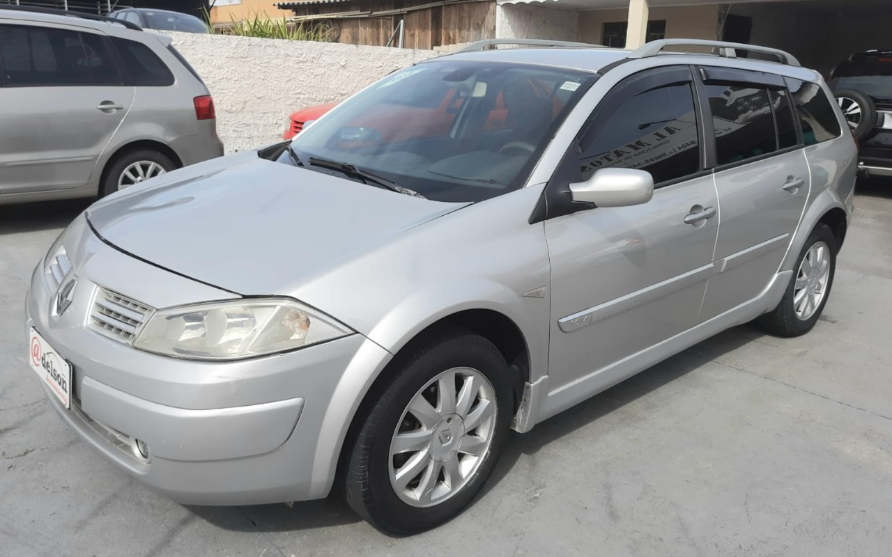 Renault Megane Grand Tour Dynam. Hi-Flex 1.6 16V na cor Prata em Araucária / PR - 1291649