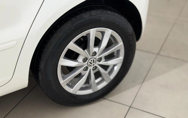 imagem-https://www.socarrao.com.br/sc-vehicle-images-prod/1291970/1792680232233-8045367_5_B_c1e365bd51.jpeg