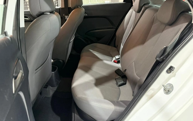 imagem-https://www.socarrao.com.br/sc-vehicle-images-prod/1292121/1789482011418-vehicle_image_1778268375_5c119fa2c0633326f37cb8362911a365.jpeg