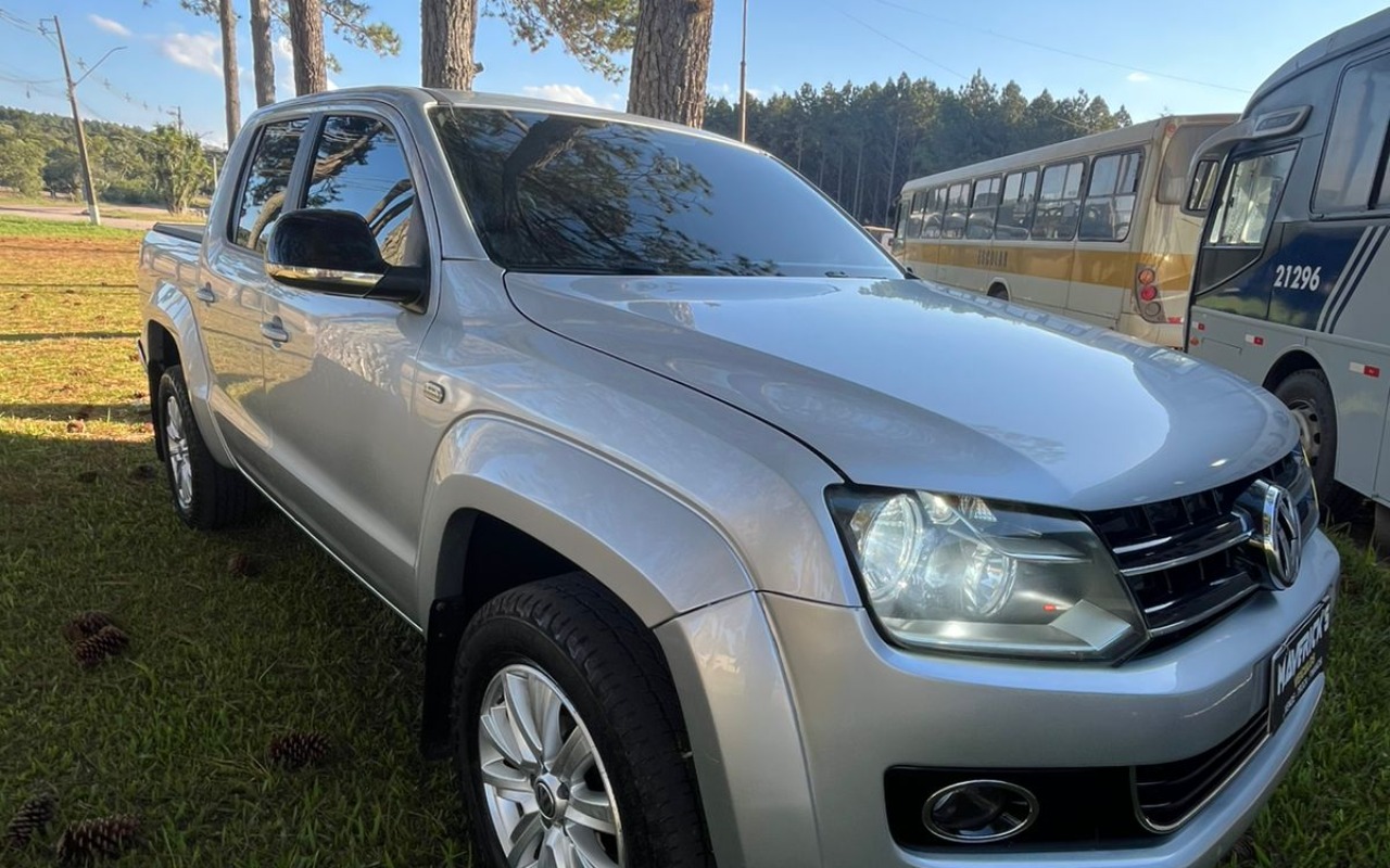 Volkswagen Amarok Highline CD 2.0 16V TDI 4x4 Dies. na cor Prata em Agudos do Sul / PR - 1292696
