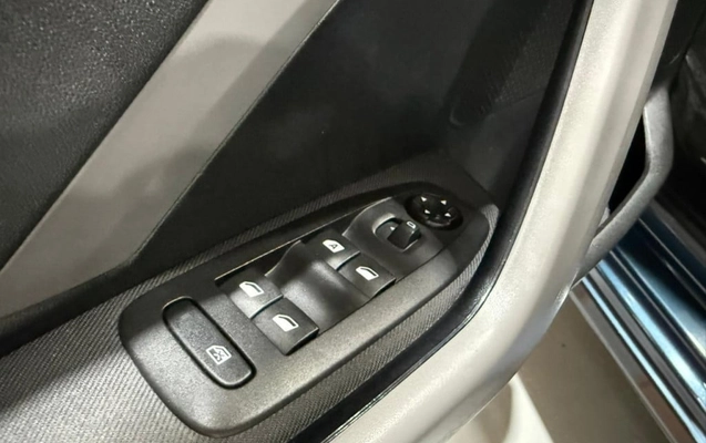 imagem-https://www.socarrao.com.br/sc-vehicle-images-prod/1293040/1789481823369-vehicle_image_1778269837_3231c94e32f717860f62265d5e0bebf5.jpeg