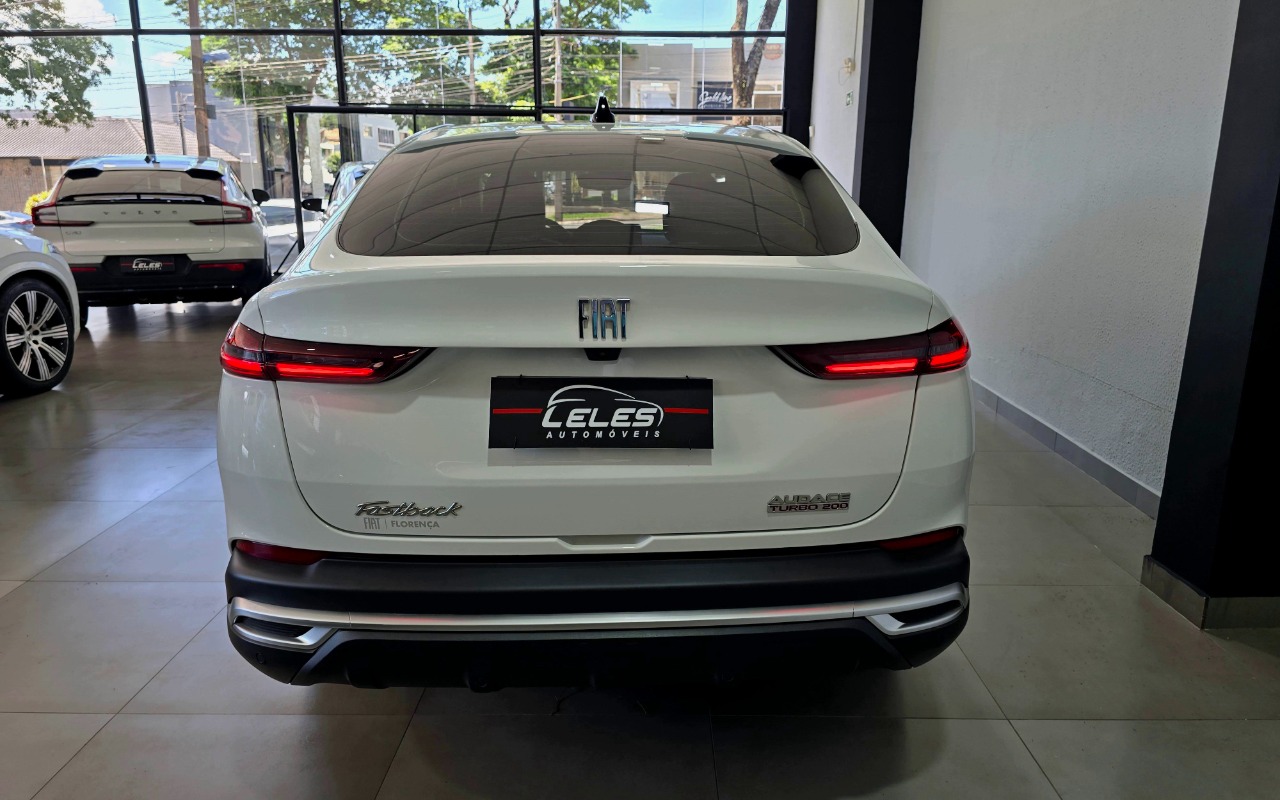 imagem-https://www.socarrao.com.br/sc-vehicle-images-prod/1298496/1778280545784-MjAyNjAxMDRfMTQ0NDEzLmpwZw.jpg