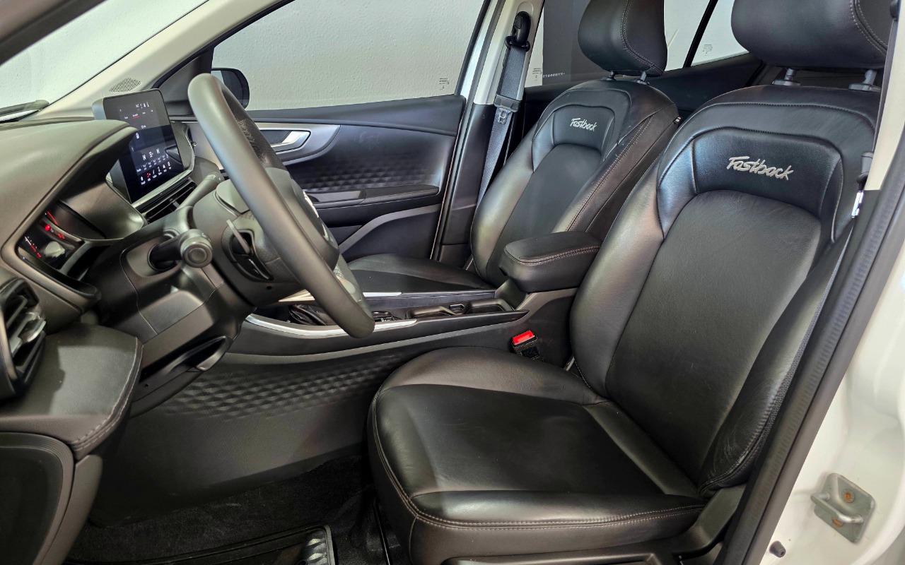 imagem-https://www.socarrao.com.br/sc-vehicle-images-prod/1298496/1778280545941-MjAyNjAxMDRfMTQ0NDQxLmpwZw.jpg