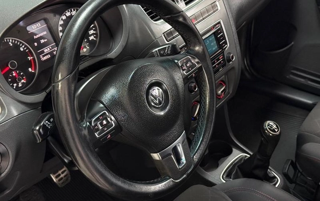 imagem-https://www.socarrao.com.br/sc-vehicle-images-prod/1311516/1781818821909-8068903_18_B_f4ee224b1e.jpeg