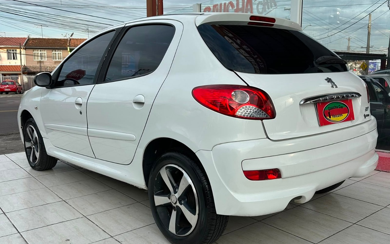 imagem-https://www.socarrao.com.br/sc-vehicle-images-prod/1311680/1787058831144-MTlhNjc4MjctMTcyMS00NTk2LTg1ODctMmE0YmRkMmQ1YjIzLmpwZw.jpg