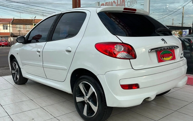 imagem-https://www.socarrao.com.br/sc-vehicle-images-prod/1311680/1787058831144-MTlhNjc4MjctMTcyMS00NTk2LTg1ODctMmE0YmRkMmQ1YjIzLmpwZw.jpg