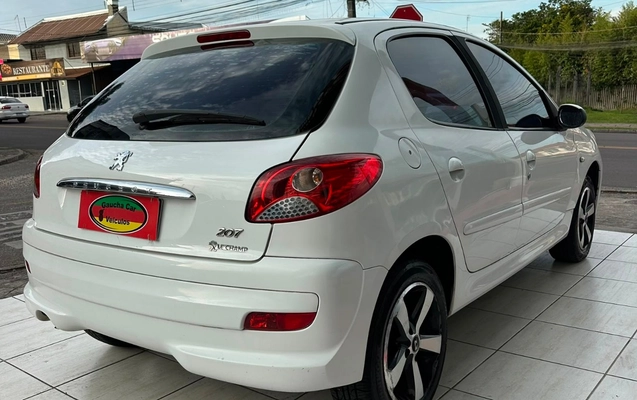 imagem-https://www.socarrao.com.br/sc-vehicle-images-prod/1311680/1787058831259-NzZkODA1OGItMzc2Yi00NjQyLThkMDItZjY3YWI2ZThkODc3LmpwZw.jpg