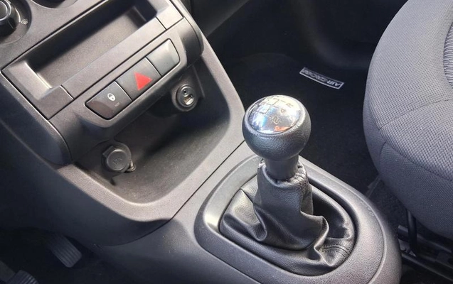 imagem-https://www.socarrao.com.br/sc-vehicle-images-prod/1311683/1788982341865-8072233_13_B_33fa24e64b.jpeg
