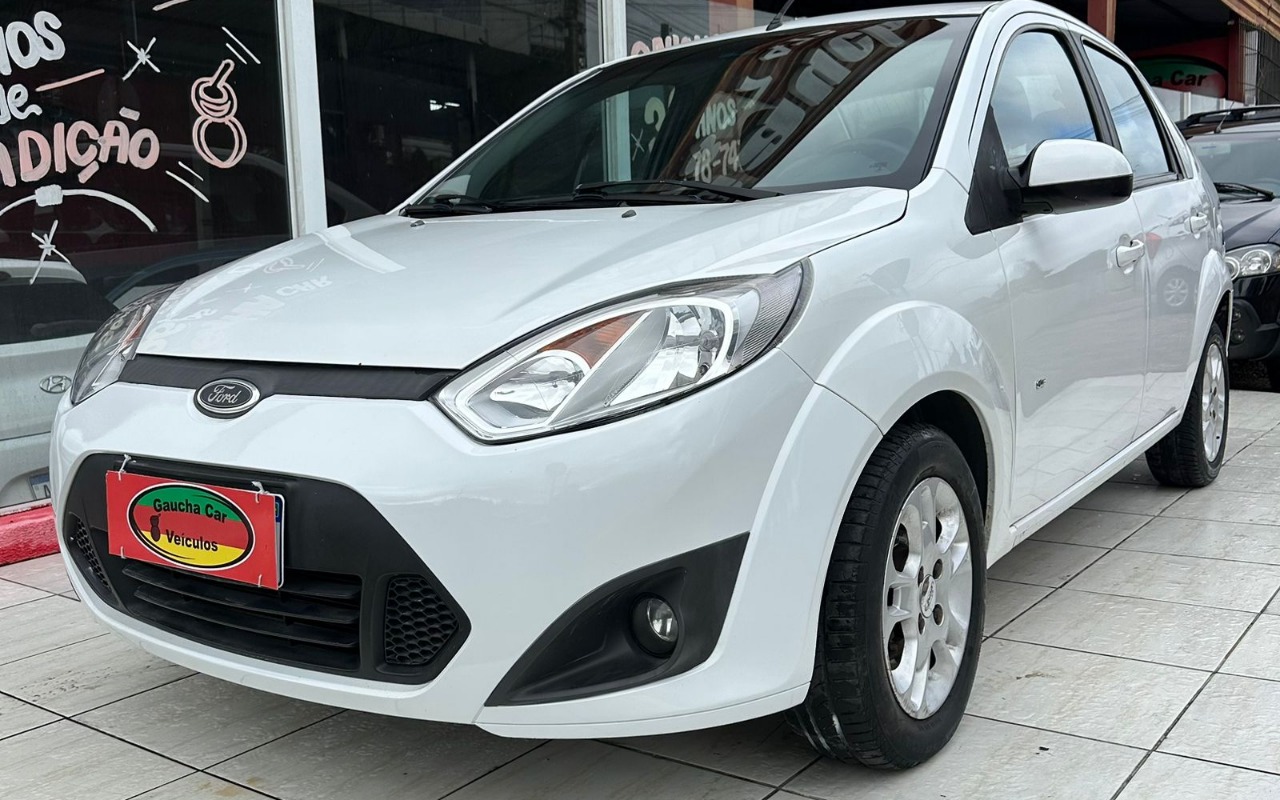 Ford Fiesta 2014 Branco — foto 1 de 3
