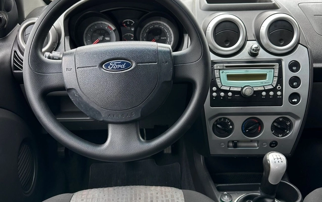 imagem-https://www.socarrao.com.br/sc-vehicle-images-prod/1311690/1778502246299-NTk0ZTU2OTUtMjllZC00MzVjLWE4ODUtMTI0ZGE2ZWYxNTNiLmpwZw.jpg