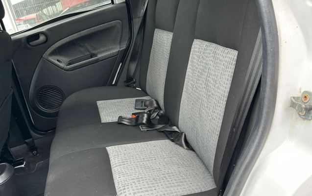imagem-https://www.socarrao.com.br/sc-vehicle-images-prod/1311690/1778502246432-YWE4MWE5NTYtNzE3Yy00ZjJkLTg2YmEtYmFiNWE2YjQwNmIzLmpwZw.jpg