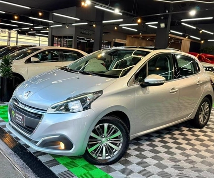 Peugeot 208 2017 Prata — foto 1 de 3