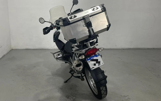 imagem-https://www.socarrao.com.br/sc-vehicle-images-prod/1311905/1788187294616-8072853_13_B_707b842b2b.jpeg