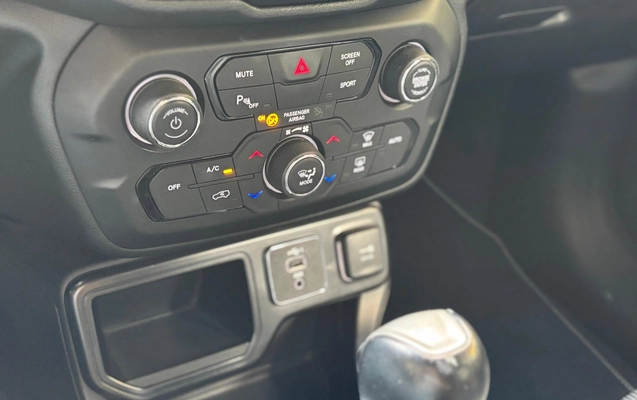 imagem-https://www.socarrao.com.br/sc-vehicle-images-prod/1312129/1778348402838-NGM5ZTMzNWQtZjI0Mi00MzNlLWIwZDItYTRhOGM4NTM1N2E0LmpwZWc.jpeg