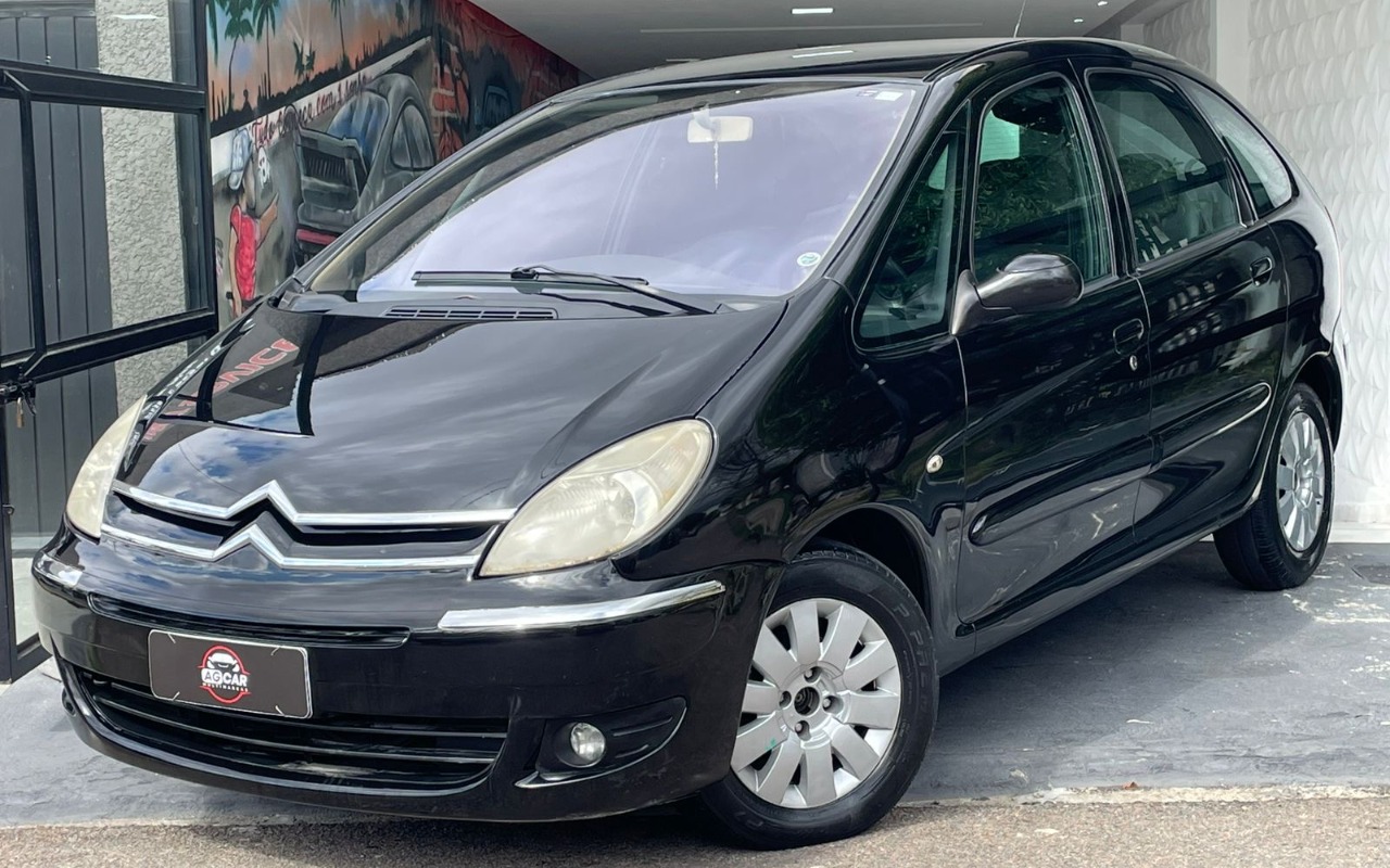 Citroën Xsara Picasso Exclusive 2.0 16V Aut. na cor Preto em Curitiba / PR - 1312209
