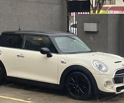 MINI COOPER 2018 Branco — foto 1 de 3
