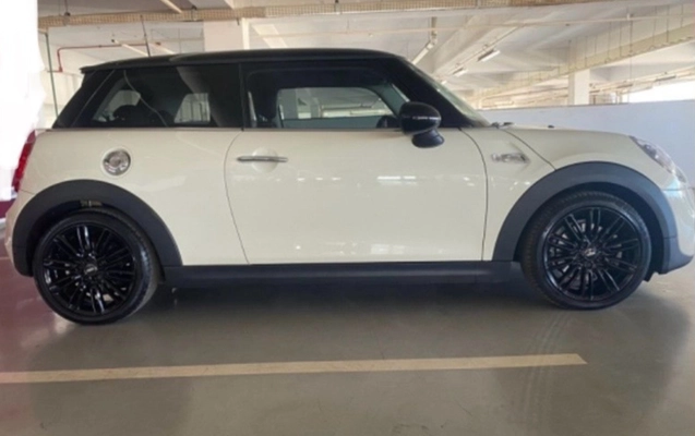 imagem-https://www.socarrao.com.br/sc-vehicle-images-prod/1318566/1778459703137-MTJhYTU5YzQtZjJmYy00Y2RlLTg0MDAtOTY4YmJiZjdhYzZjLmpwZWc.jpeg
