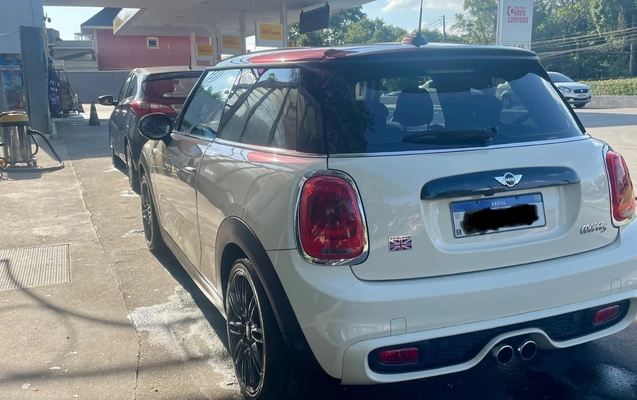 imagem-https://www.socarrao.com.br/sc-vehicle-images-prod/1318566/1778459704037-SU1HXzY3MjAuanBlZw.jpeg