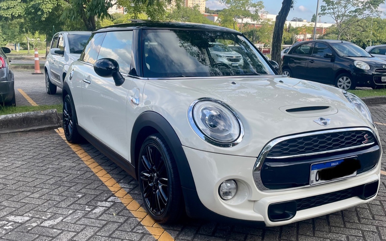 imagem-https://www.socarrao.com.br/sc-vehicle-images-prod/1318566/1778459705130-SU1HXzY3MzAuanBlZw.jpeg