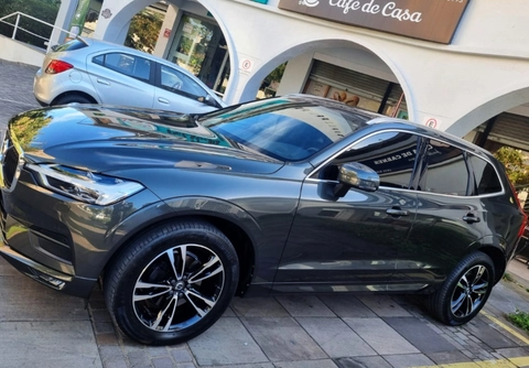 Volvo XC60 2021 Cinza — foto 1 de 3