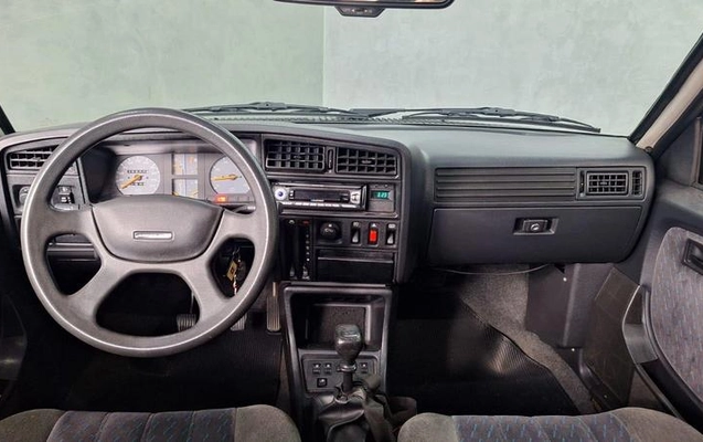 imagem-https://www.socarrao.com.br/sc-vehicle-images-prod/13249/1785248383907-6661207_2_B_59884a4c1d.jpeg