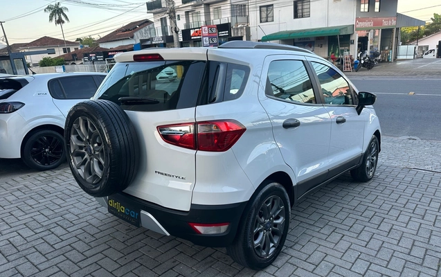 imagem-https://www.socarrao.com.br/sc-vehicle-images-prod/1326696/1786396410678-95340ece-2864-4fa5-8ec5-096ea503214f.jpeg