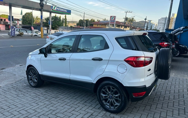 imagem-https://www.socarrao.com.br/sc-vehicle-images-prod/1326696/1786396410681-db3e860d-300f-4e75-99c8-96aada285540.jpeg