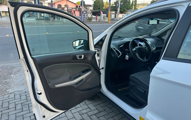 imagem-https://www.socarrao.com.br/sc-vehicle-images-prod/1326696/1786396410682-edb78e78-ee8a-4cce-aa06-d2bbd4f97553.jpeg