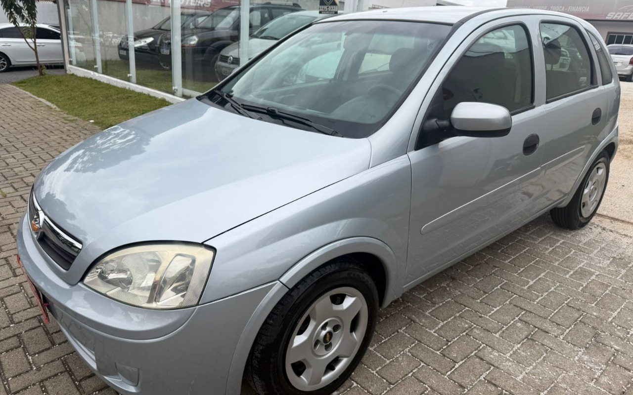 Chevrolet Corsa Hat. Maxx 1.4 8V ECONOFLEX 5p na cor Prata em Curitiba / PR - 1327853