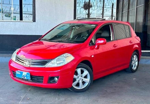 Nissan TIIDA 2012 Vermelho — foto 1 de 3