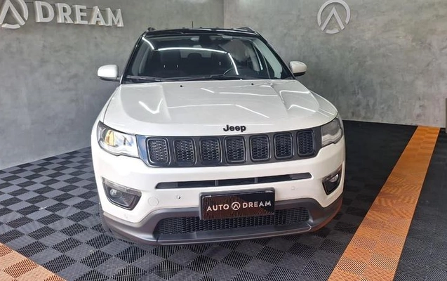 imagem-https://www.socarrao.com.br/sc-vehicle-images-prod/13318/1785248439525-7767283_9_B_54a4096e41.jpeg