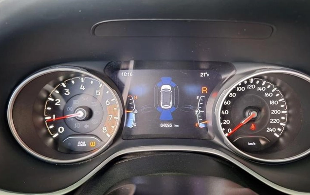 imagem-https://www.socarrao.com.br/sc-vehicle-images-prod/13318/1785248439526-7767283_15_B_0b6f7caec3.jpeg
