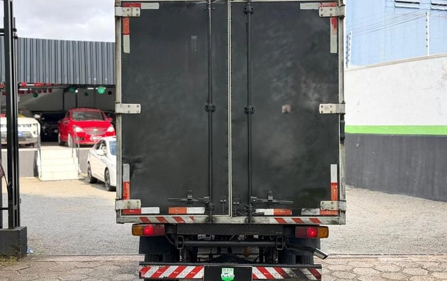 imagem-https://www.socarrao.com.br/sc-vehicle-images-prod/1332659/1789072274588-8074953_5_B_5515f27c79.jpeg