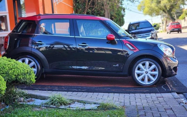 imagem-https://www.socarrao.com.br/sc-vehicle-images-prod/1336744/1788633397098-8076346_17_B_7b84397261.jpeg