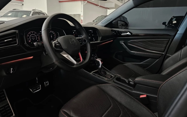imagem-https://www.socarrao.com.br/sc-vehicle-images-prod/1337391/1789677827877-YF7c5KxTcNVO5PoNWn6AQZtyZ4yNs3wl.jpg