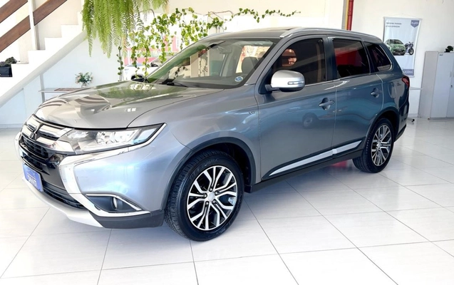 imagem-https://www.socarrao.com.br/sc-vehicle-images-prod/1339447/1778527195380-MS5qcGVn.jpeg