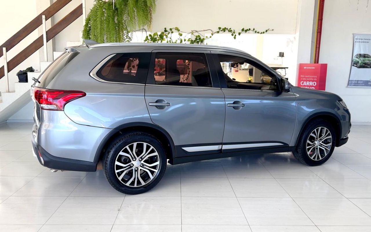 imagem-https://www.socarrao.com.br/sc-vehicle-images-prod/1339447/1778527195688-Ni5qcGVn.jpeg