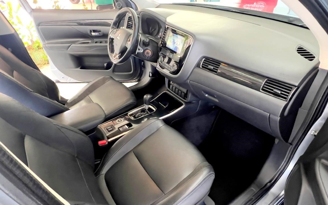 imagem-https://www.socarrao.com.br/sc-vehicle-images-prod/1339447/1778527196000-OC5qcGVn.jpeg