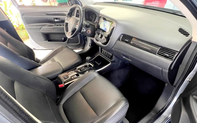imagem-https://www.socarrao.com.br/sc-vehicle-images-prod/1339447/1778527196000-OC5qcGVn.jpeg