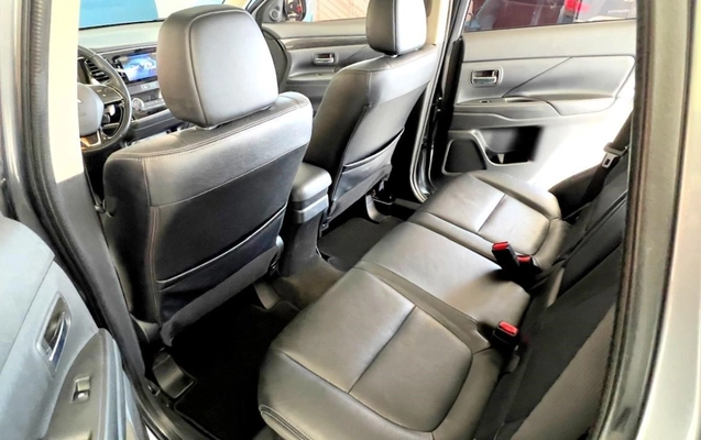 imagem-https://www.socarrao.com.br/sc-vehicle-images-prod/1339447/1778527196154-Ny5qcGVn.jpeg