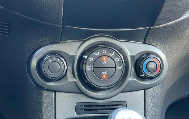 imagem-https://www.socarrao.com.br/sc-vehicle-images-prod/1339997/1788976809014-7870671_1_B_1b71719e61.jpeg