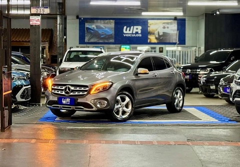 Mercedes-Benz GLA 200 2018 Cinza — foto 1 de 3