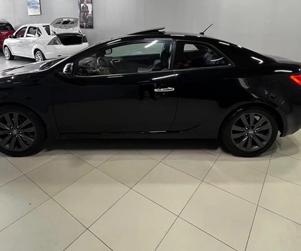 Kia Cerato KOUP 2.0 16V Aut. 2012 Preto — foto 1 de 3
