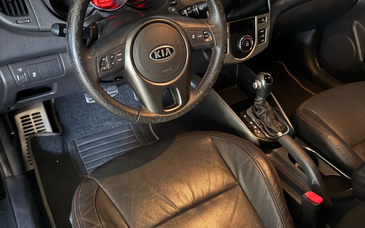 imagem-https://www.socarrao.com.br/sc-vehicle-images-prod/1343478/1778534039267-SU1HXzU2NTkuanBlZw.jpeg