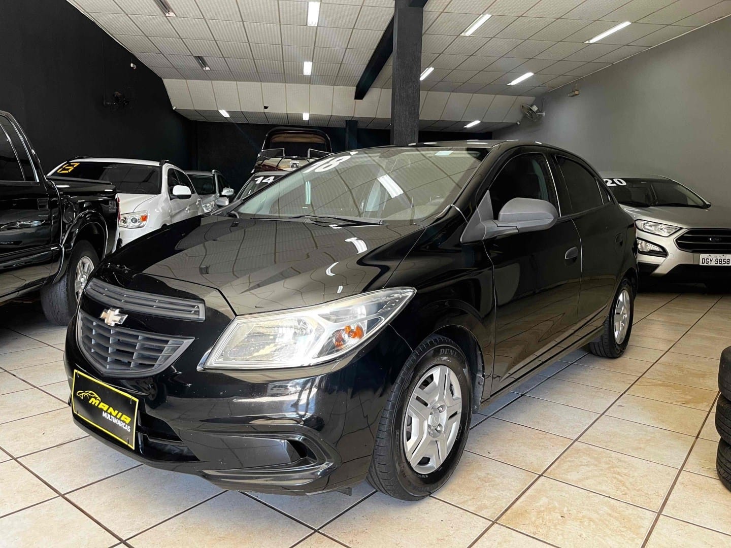 Chevrolet Onix HATCH Joy 1.0 8V Flex 5p Mec. na cor Preto em Londrina / PR - 13549