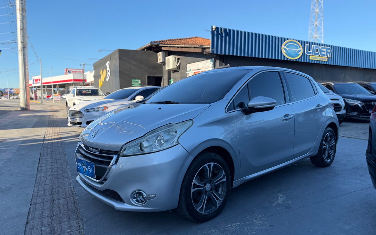 Peugeot 208 Griffe 1.6 Flex 16V 5p Mec. na cor Prata em Joinville / SC - 1361649