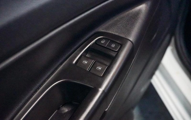 imagem-https://www.socarrao.com.br/sc-vehicle-images-prod/1361882/1786137178269-8062620_9_B_6b5d018210.jpeg
