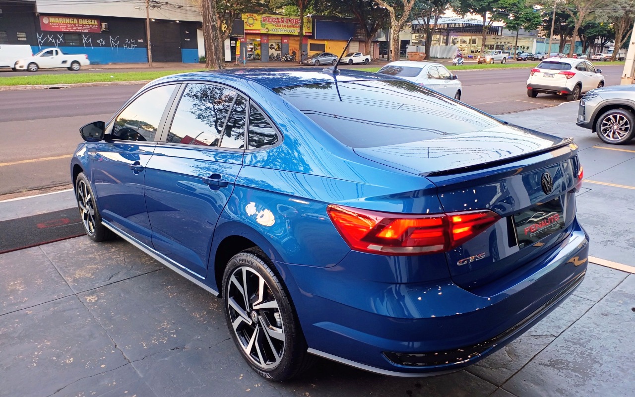 imagem-https://www.socarrao.com.br/sc-vehicle-images-prod/1362073/1778590971947-VlcgVklSVFVTIDEuNCAyNTAgVFNJIEdUUyBBVVRPTcOBVElDTyAyMDIyIEFaVUwgNS5qcGc.jpg