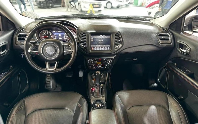 imagem-https://www.socarrao.com.br/sc-vehicle-images-prod/1363633/1788198397247-8076691_8_B_71cb849586.jpeg
