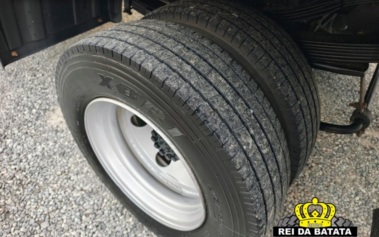 imagem-https://www.socarrao.com.br/sc-vehicle-images-prod/1364601/1778594775847-MTguanBn.jpg